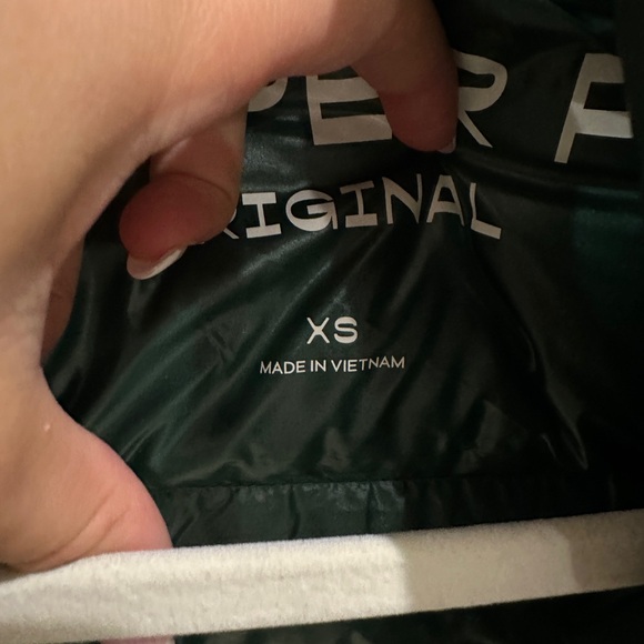 Aritzia superpuff jacket - Picture 2 of 4